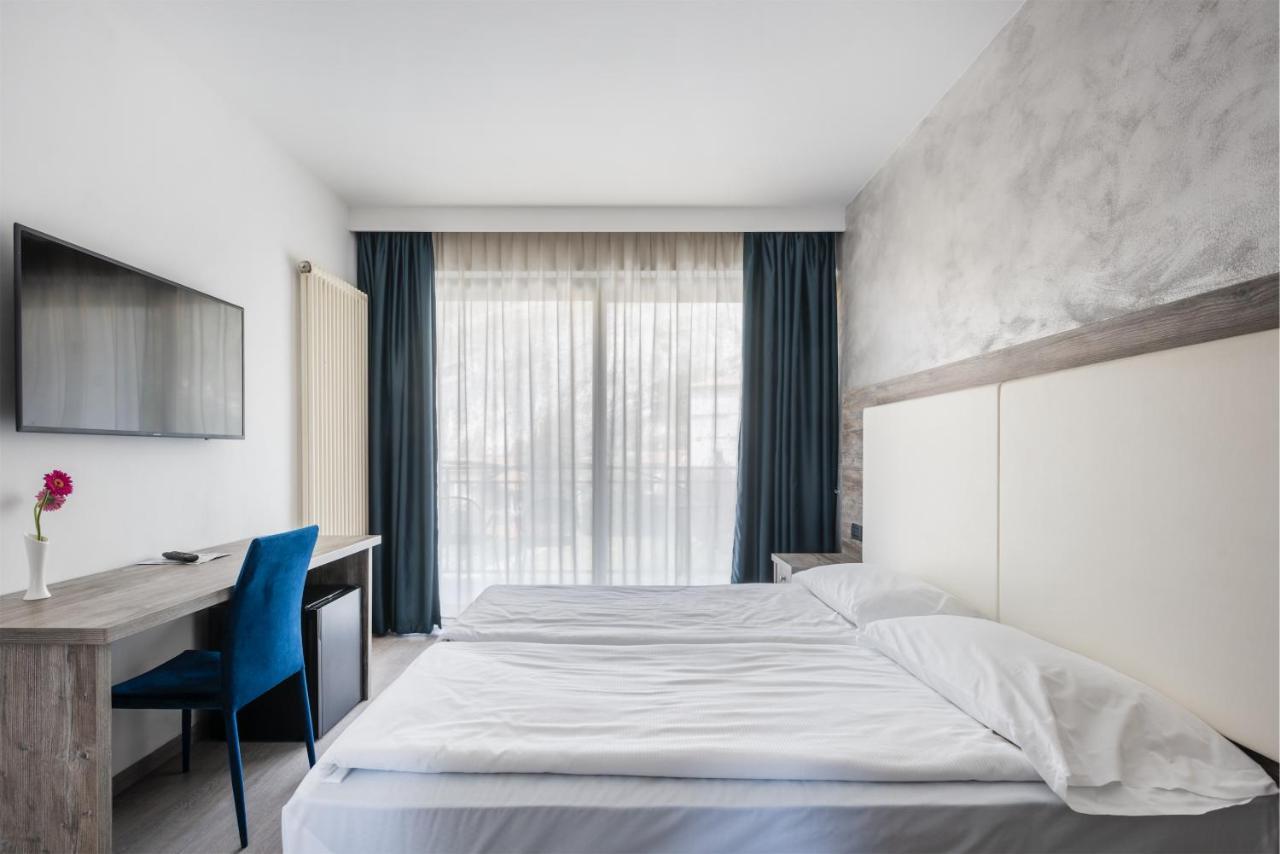 Hotel De Nac Torbole Sul Garda ภายนอก รูปภาพ