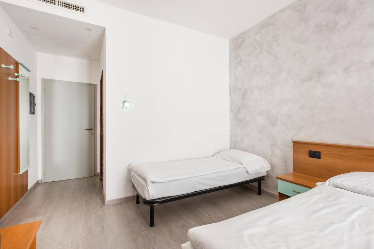 Hotel De Nac Torbole Sul Garda ภายนอก รูปภาพ