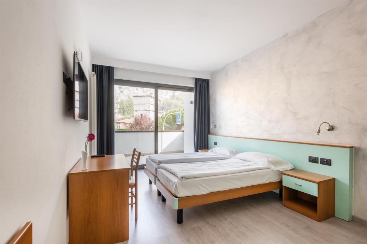 Hotel De Nac Torbole Sul Garda ภายนอก รูปภาพ
