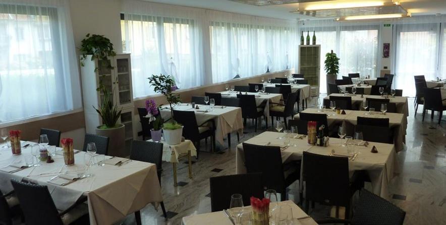 Hotel De Nac Torbole Sul Garda ภายนอก รูปภาพ