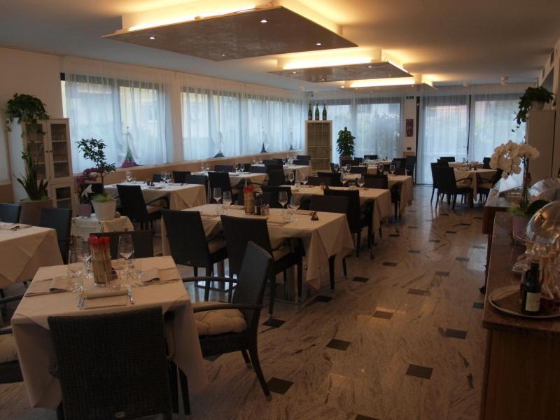 Hotel De Nac Torbole Sul Garda ภายนอก รูปภาพ
