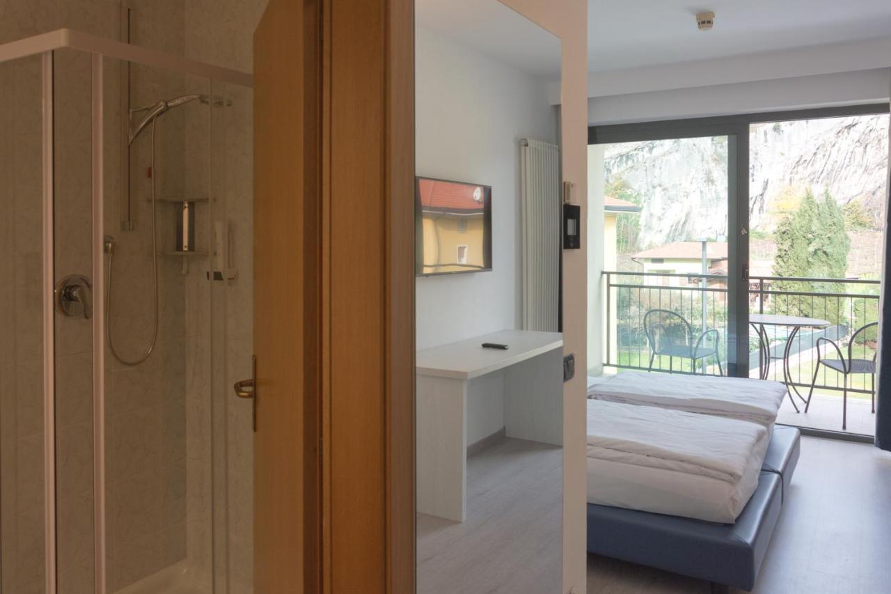 Hotel De Nac Torbole Sul Garda ภายนอก รูปภาพ