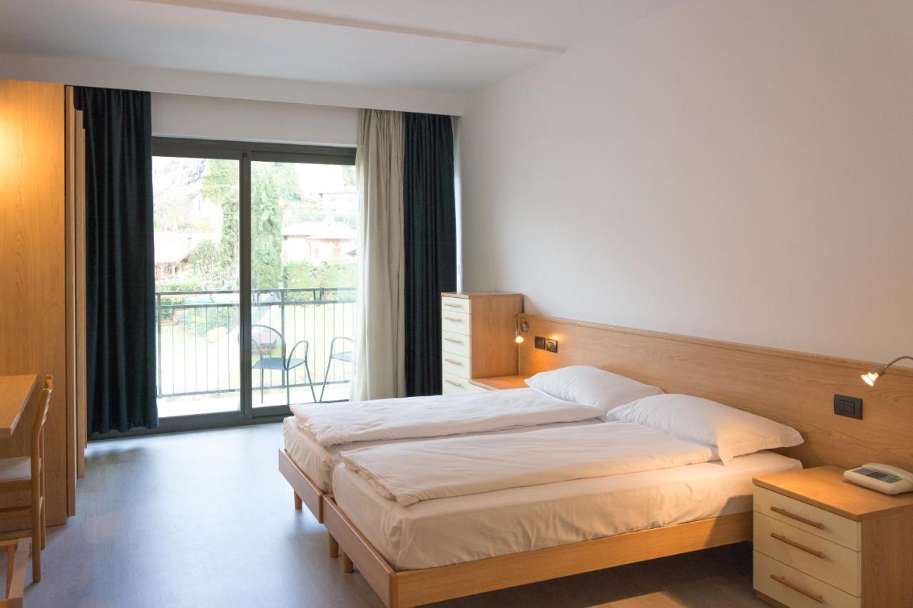 Hotel De Nac Torbole Sul Garda ภายนอก รูปภาพ